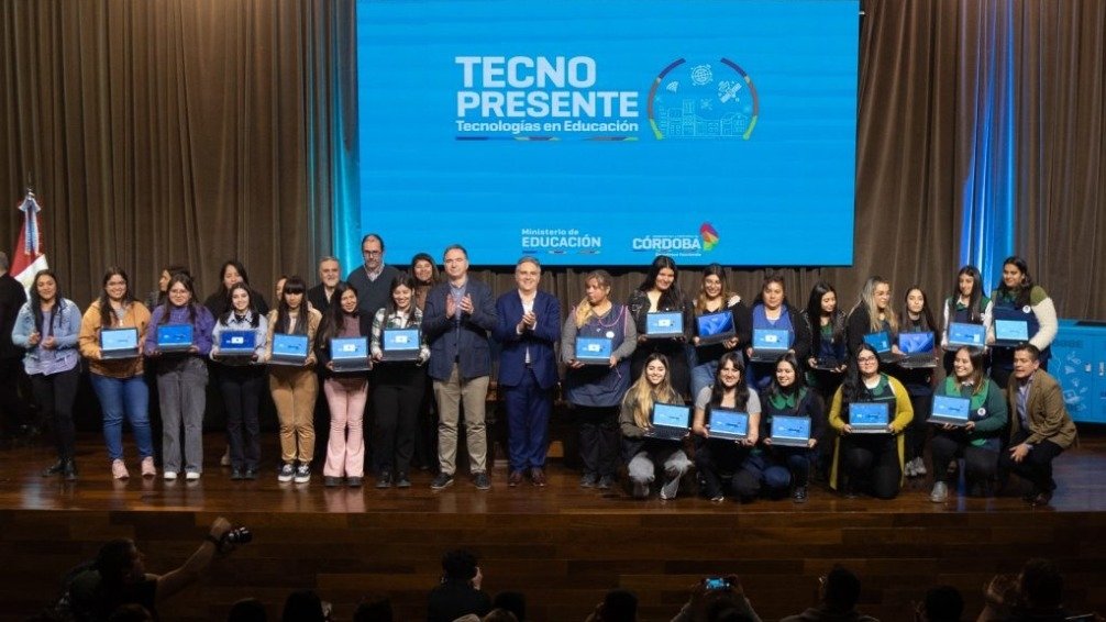 Industrialazo: Llaryora, Passerini y más de 600 jóvenes de Córdoba